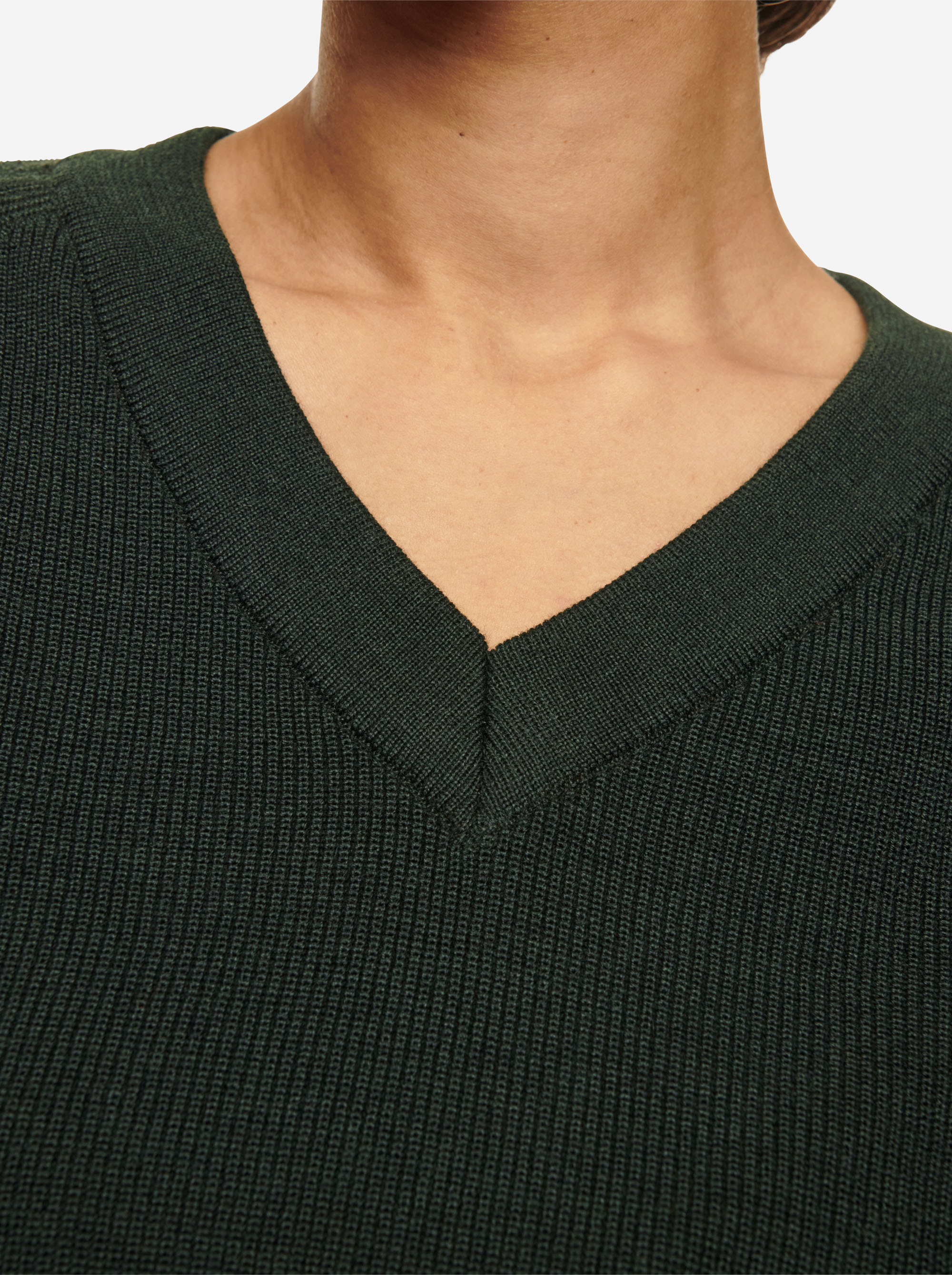 Teym - Vneck - The Merino Sweater - Women - Green - 3