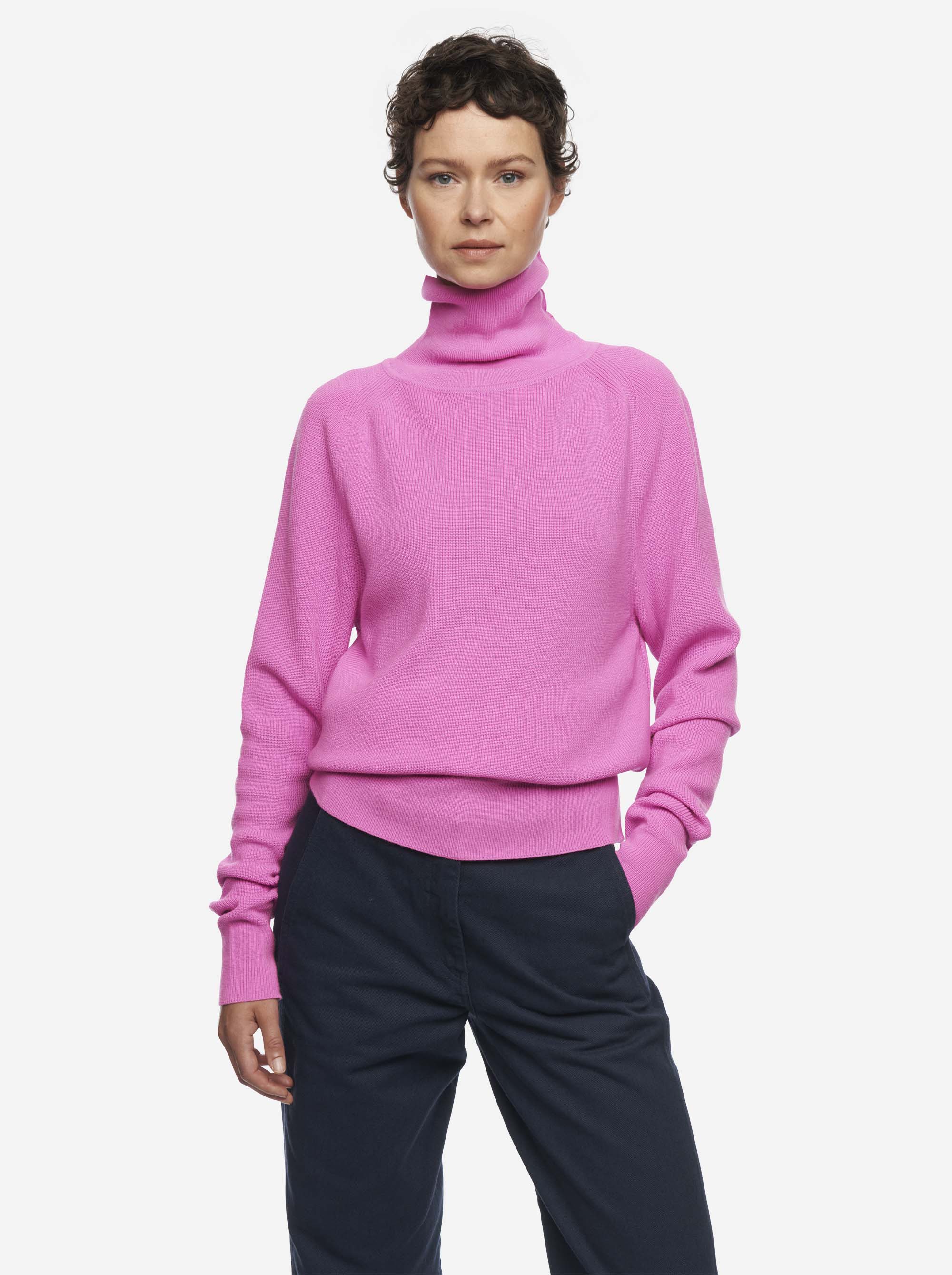 Teym - The Merino Sweater - Turtleneck - Women - Bright Pink - 1