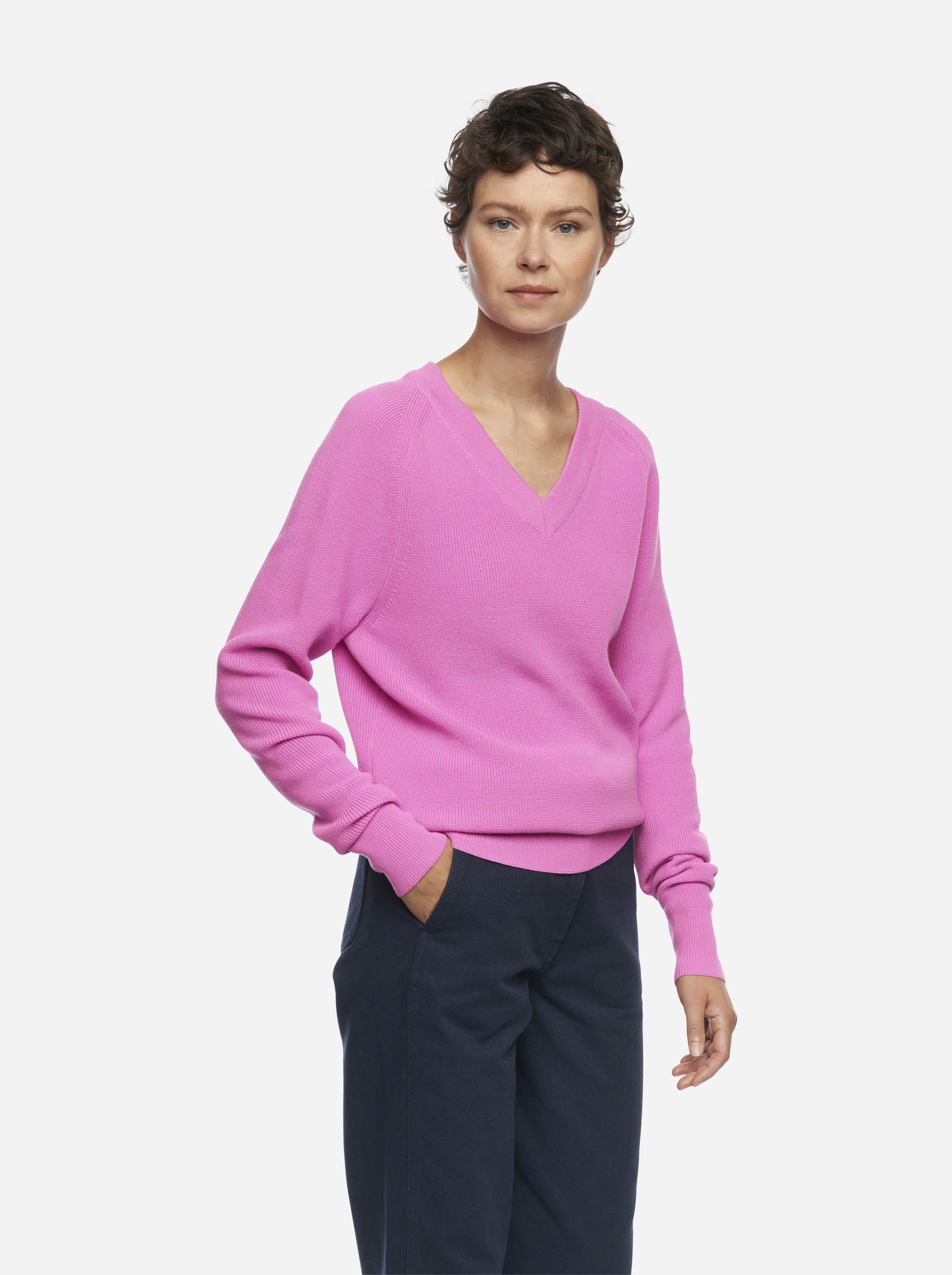 Teym - The Merino Sweater - V-Neck - Women - Bright Pink - 2